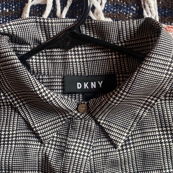 DKNY BUTTON UP BLOUSE - Picture 1 of 3